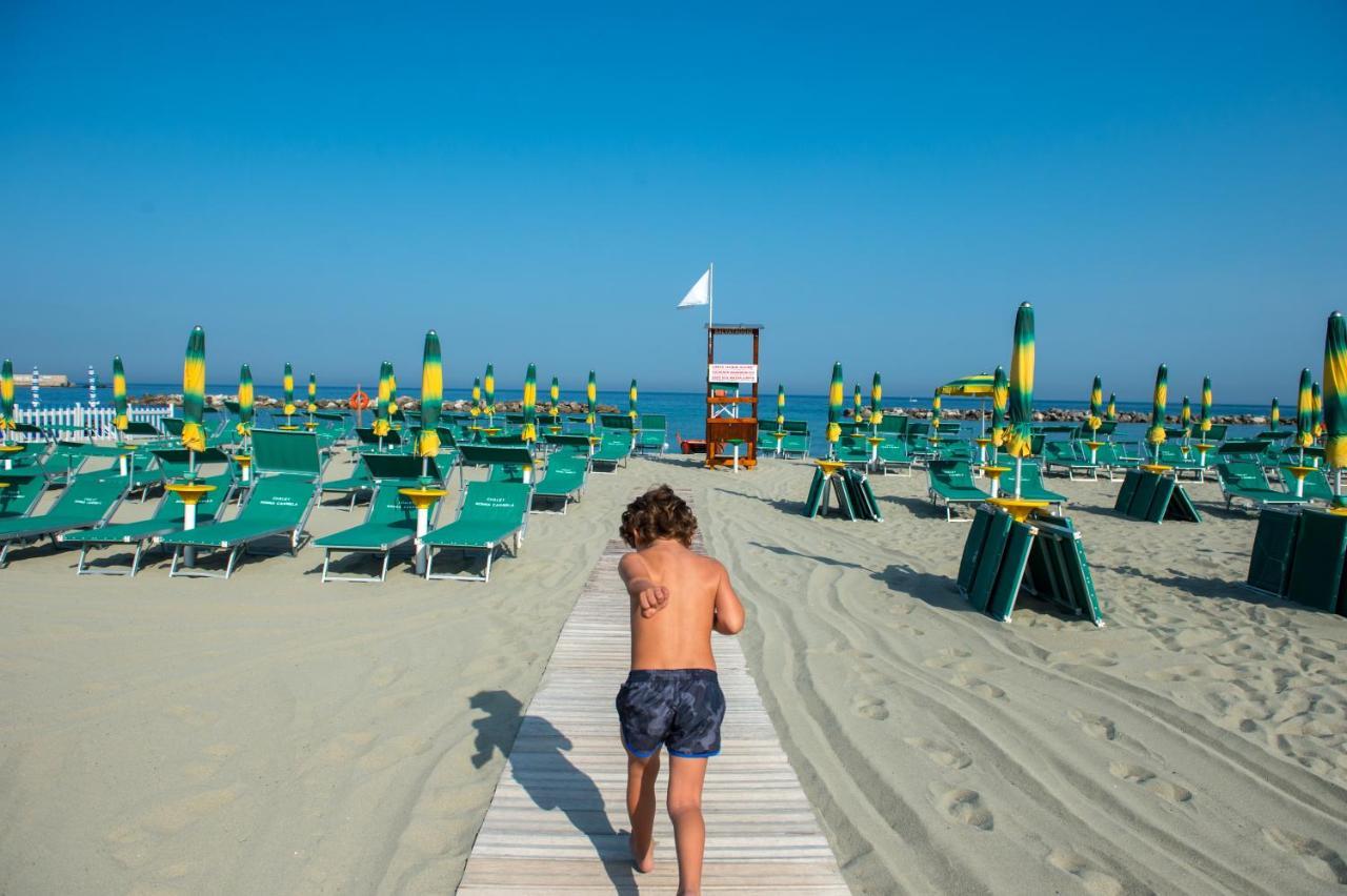 Le Canne Family Resort & Spa Forio  ภายนอก รูปภาพ