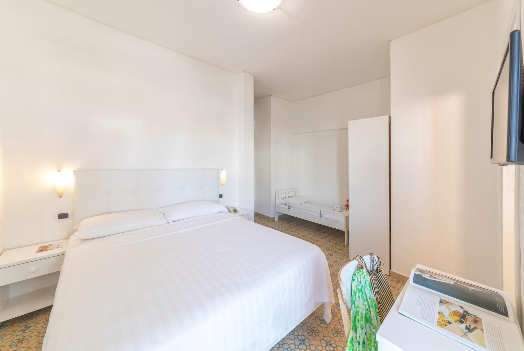 Le Canne Family Resort & Spa Forio  ภายนอก รูปภาพ