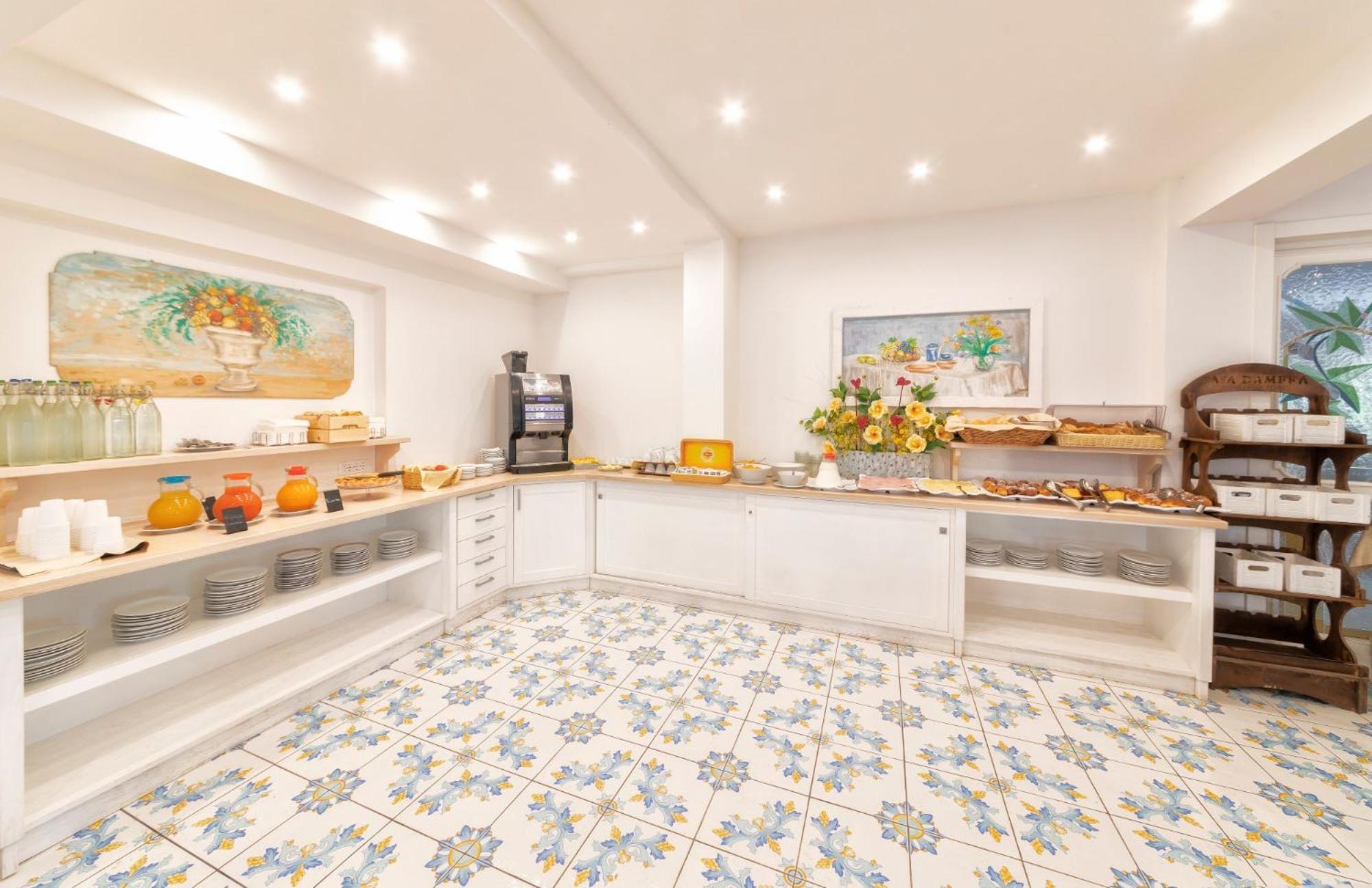 Le Canne Family Resort & Spa Forio  ภายนอก รูปภาพ