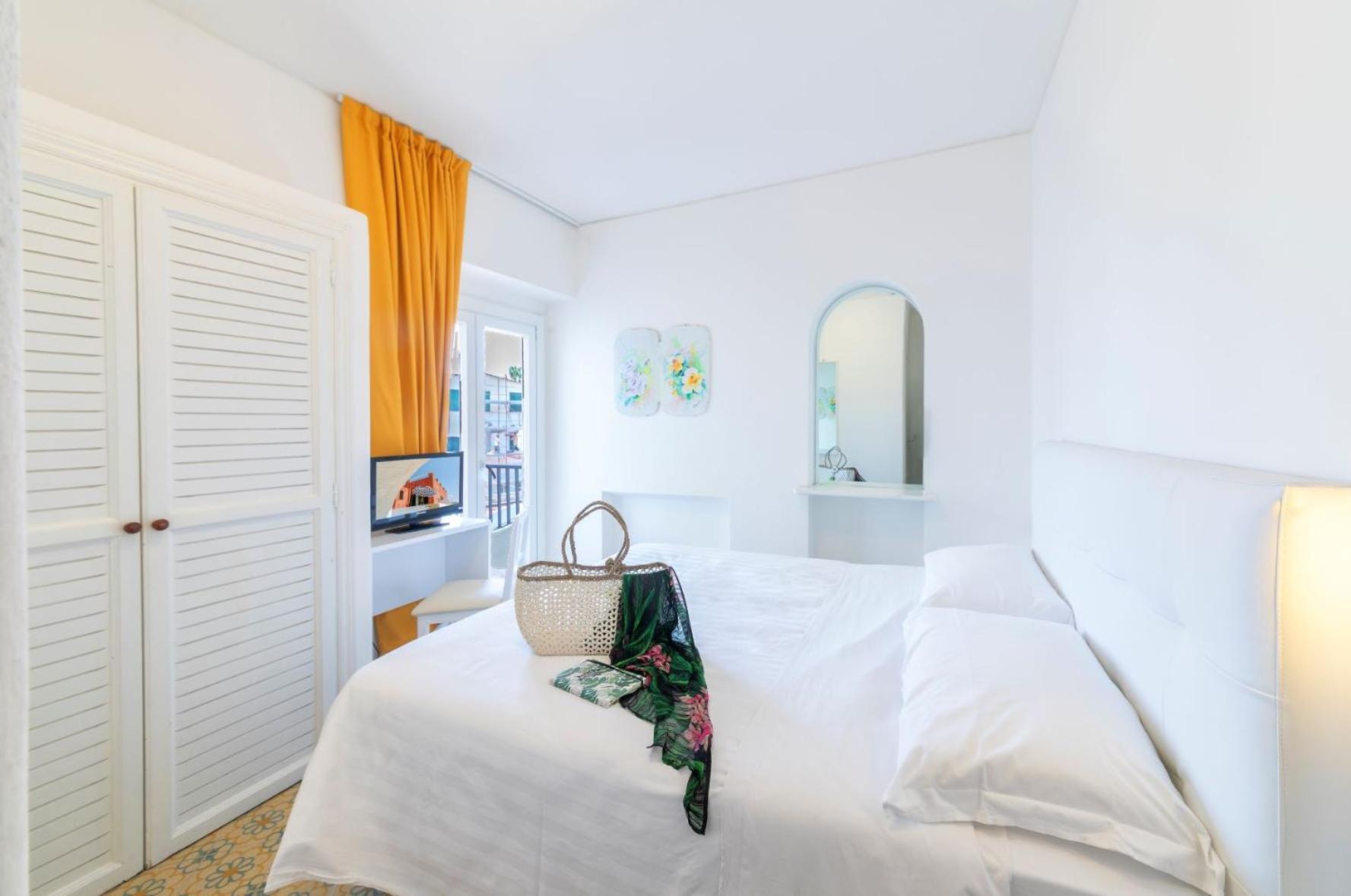 Le Canne Family Resort & Spa Forio  ภายนอก รูปภาพ