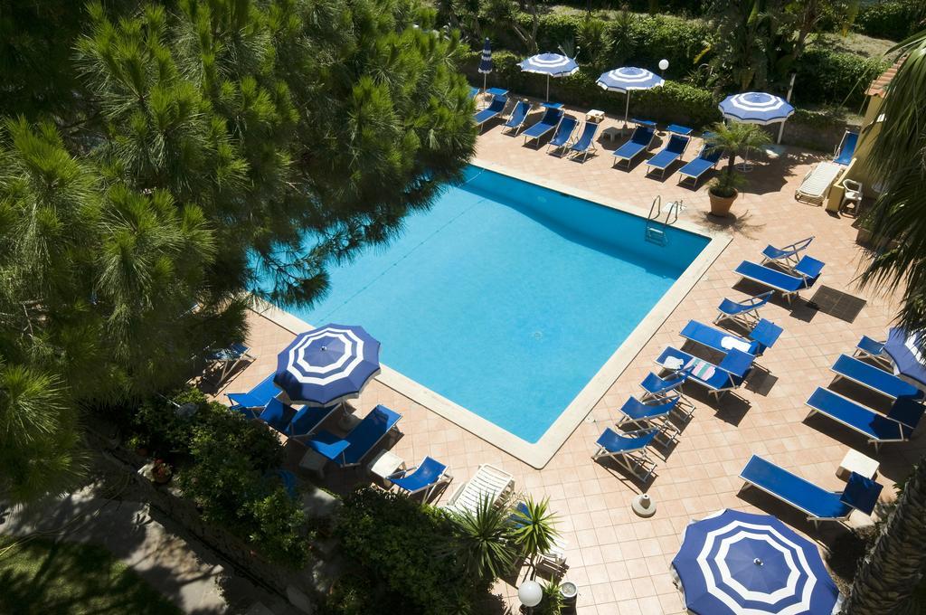 Le Canne Family Resort & Spa Forio  ภายนอก รูปภาพ