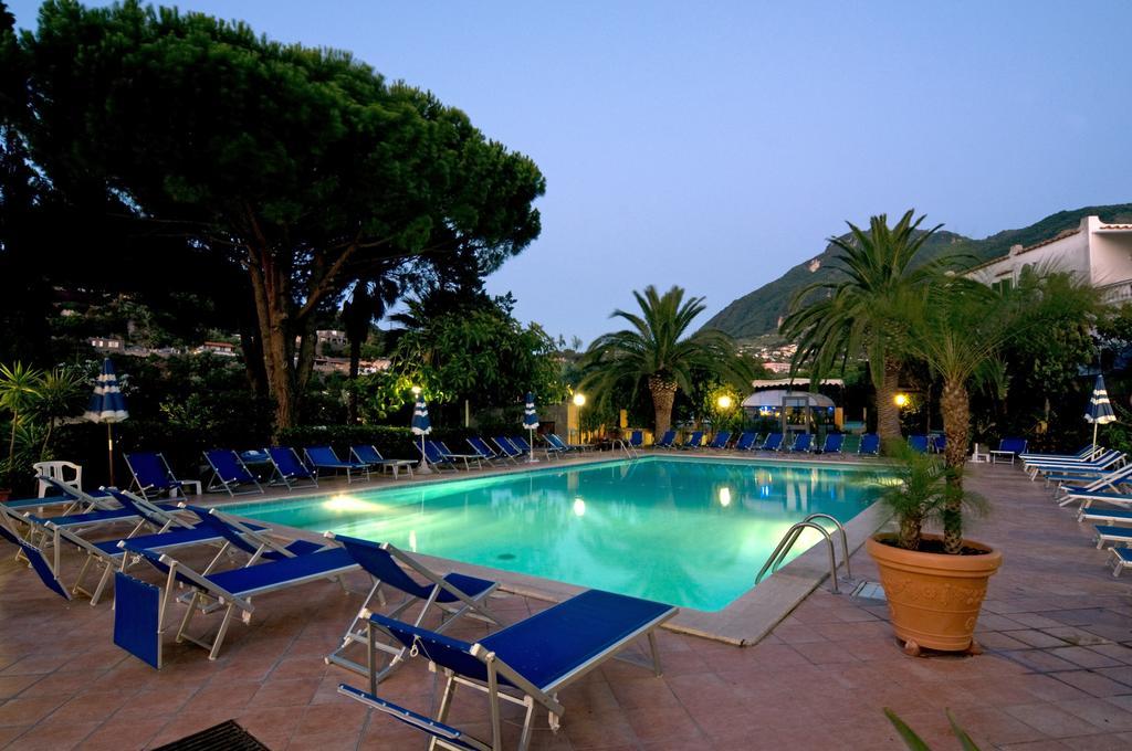 Le Canne Family Resort & Spa Forio  ภายนอก รูปภาพ