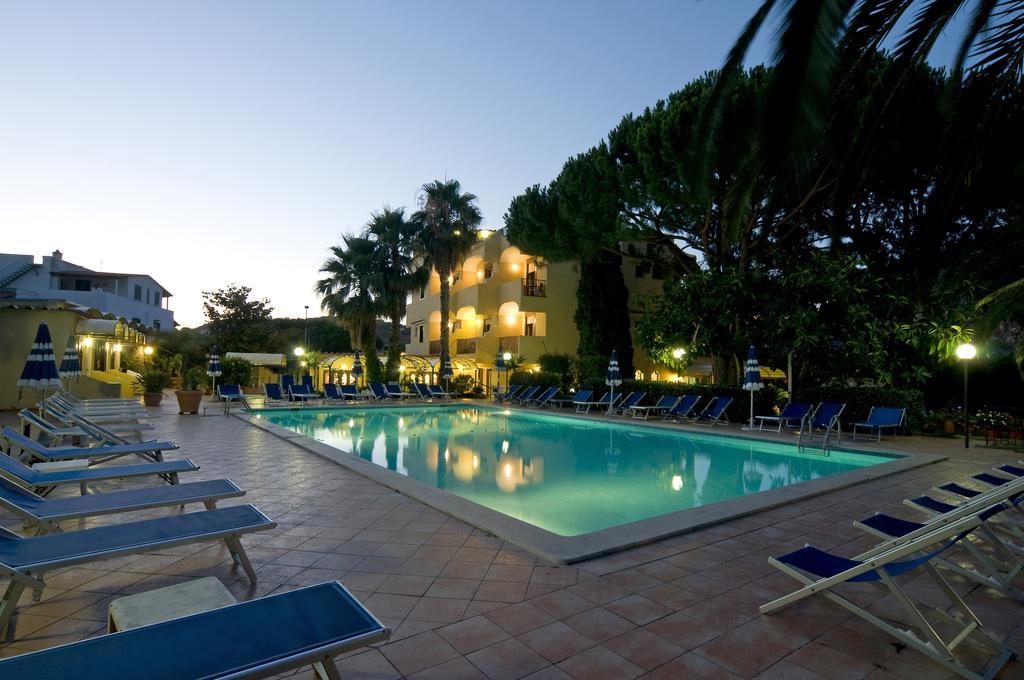 Le Canne Family Resort & Spa Forio  ภายนอก รูปภาพ