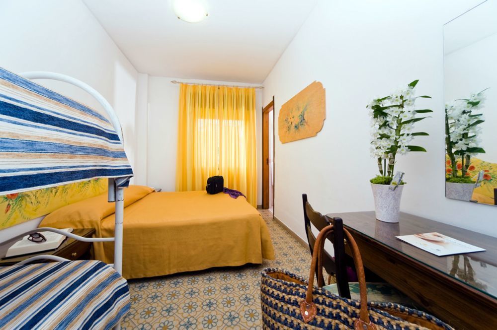 Le Canne Family Resort & Spa Forio  ภายนอก รูปภาพ