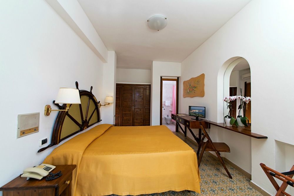 Le Canne Family Resort & Spa Forio  ภายนอก รูปภาพ
