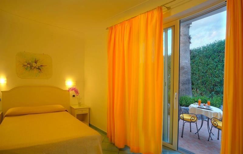 Le Canne Family Resort & Spa Forio  ภายนอก รูปภาพ